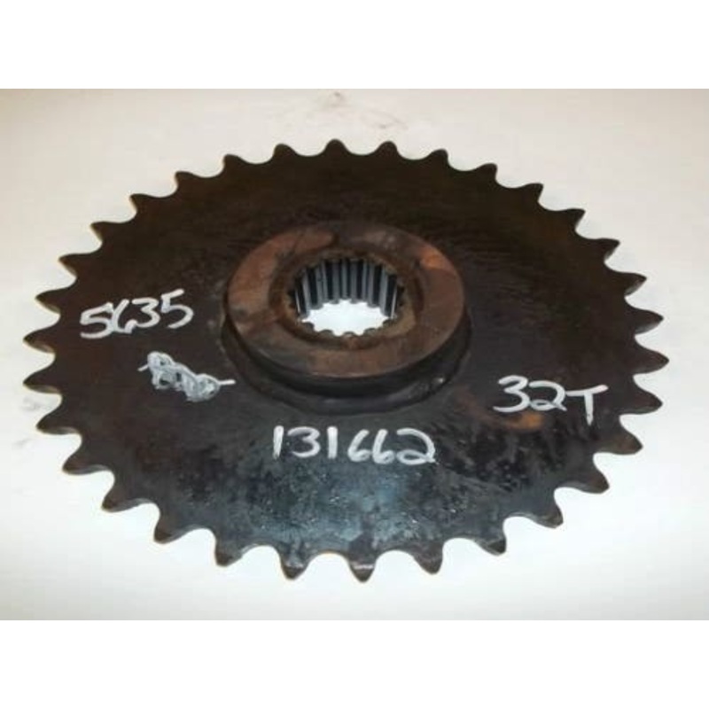Used Axle Drive Sprocket fits Gehl 5635 6635 131662