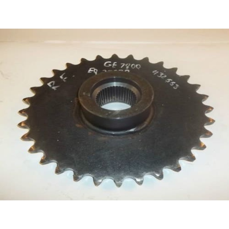 Used Axle Drive Sprocket fits Gehl SL7600 7600 7610 7710 7800 7810 136339