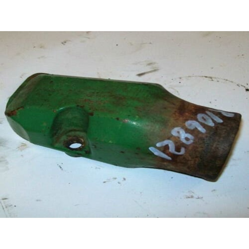 Used Thermostat Cover fits John Deere 6110 6200 6210 6300 6310 6320 6400 6410 6420 7210 7220 7320 7410 7420 7510 7520 7600 7610 7710 7810 6405 R106821