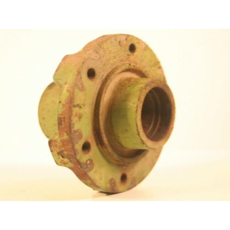 Used Wheel Hub fits John Deere 435 556 557 566 567 3800 3940 3950 3955 3960 3970 3975 945 946 955 956 1209 1214 1217 1219 1380 1424 1525 1600 AE33943