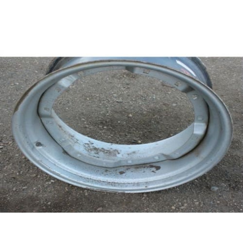 Used 15" X 28" 2 Bolt Front Waffle Rim fits Case IH MX110 MX120 MX135 MX180 MX200 MX220 MX240 MX270 8910 8920 8930 8940 8950 CPX620 620 188333A1
