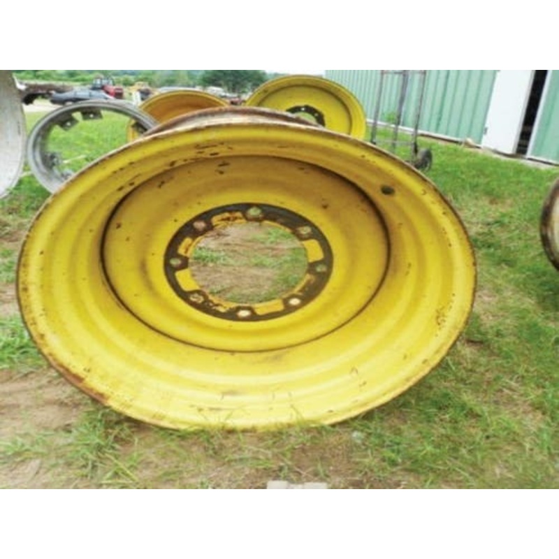 Used 25" X 26" 8 Bolt Rim fits New Holland 1900 1915 2115 2100 TR75 TR85 TR86 679237