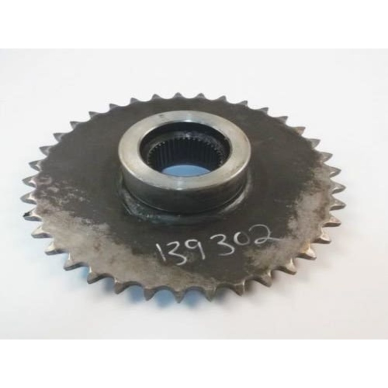 Used Axle Drive Sprocket fits Gehl 4640 4640E 4840 4840E 5640 5640E 6640 139302