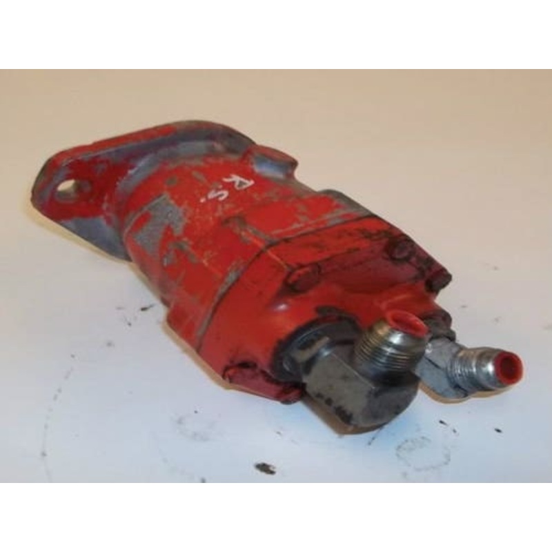 Used Hydraulic Drive Motor fits Gehl SL3610 3610 SL4510 4510 SL4610 4610 SL3510 3510 061164