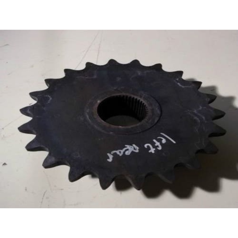 Used Axle Drive Sprocket fits Bobcat S330 S630 S650 S740 S750 S770 S250 S300 S220 7134153