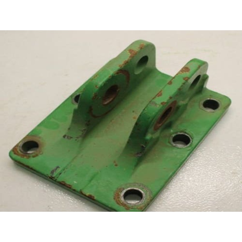 Used Center Link Bracket fits John Deere 7600 7610 7700 7710 7800 7810 L76068