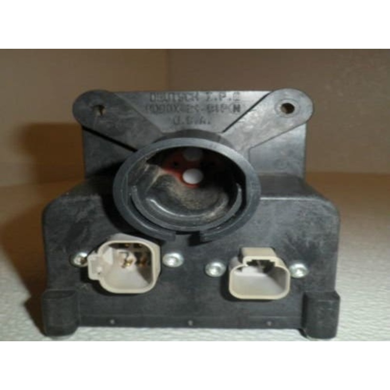 Used Electrical Connector fits John Deere 6110 6120 6200 6210 6300 6310 6320 6400 6410 6420 8110 8210 8310 8410 9100 9200 9300 9400 9320 9520 RE165523
