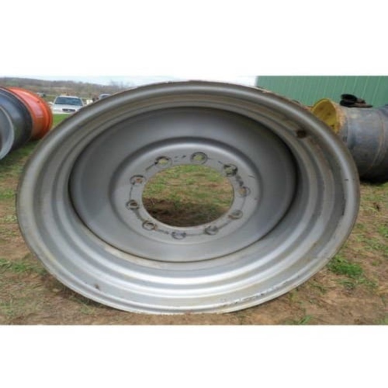 Used Rim 32"x 27" 10 bolt fits White 2500 2600 fits Gleaner N5 N6 R42 R52 R62 R72 fits AGCO 71361406