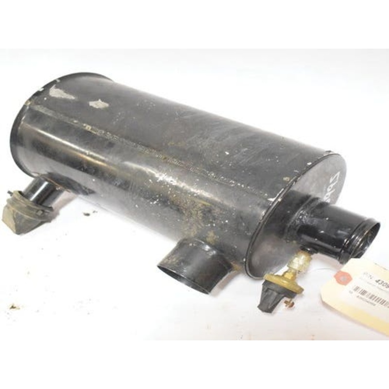 Used Air Cleaner Assembly fits New Holland L465 L565 LS160 LS170 LX465 LX485 LX565 LX665 SL45B SL55B 86557583
