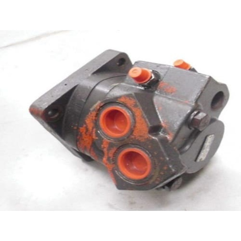 Used Hydraulic Drive Motor - Right Hand or Left Hand fits Bobcat 853 6720886 6722529 1141064005