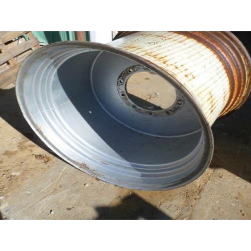 Used 27" X 32" 10 Bolt Rim fits Case IH 5088 6088 7088 84240261