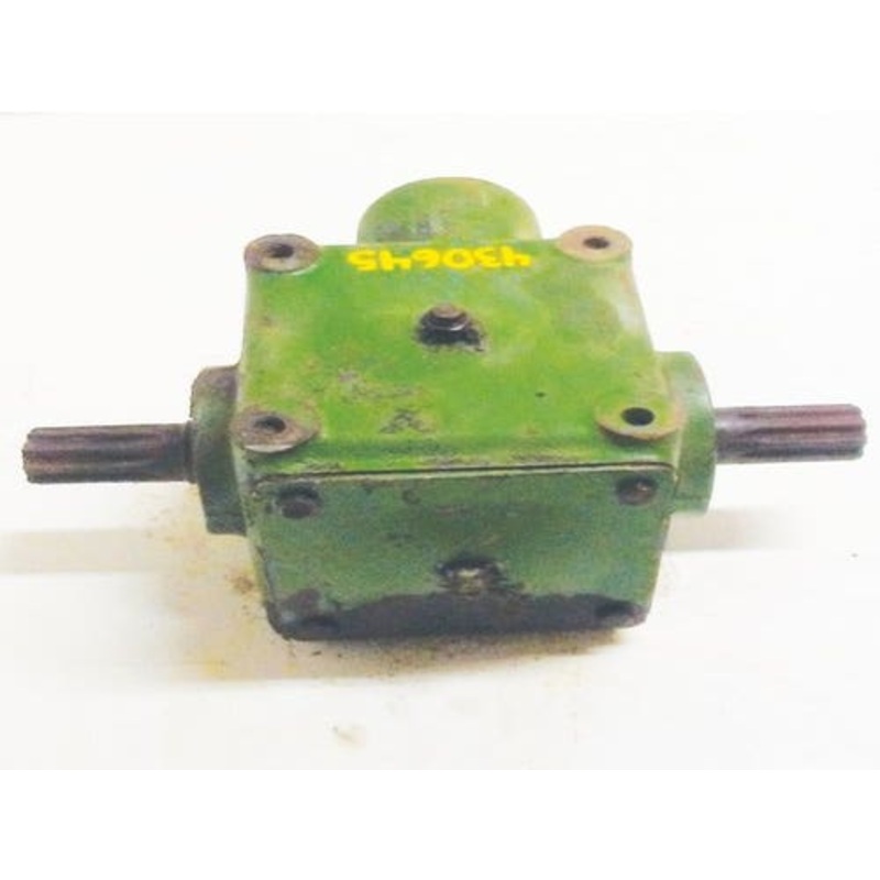 Used Main Gear Case fits John Deere 230 300 230 240 300 2280 2320 2420 AE47307 AE47306 E60915
