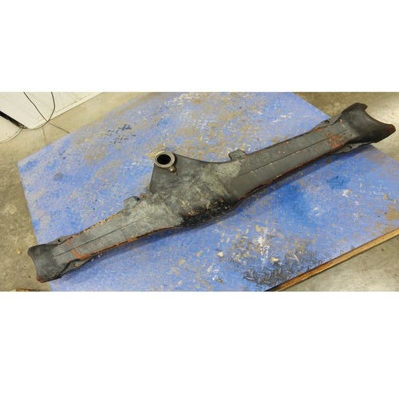 Used Front Axle Center Housing fits Case IH 5120 5130 5140 5220 5230 5240 5250 81854C1