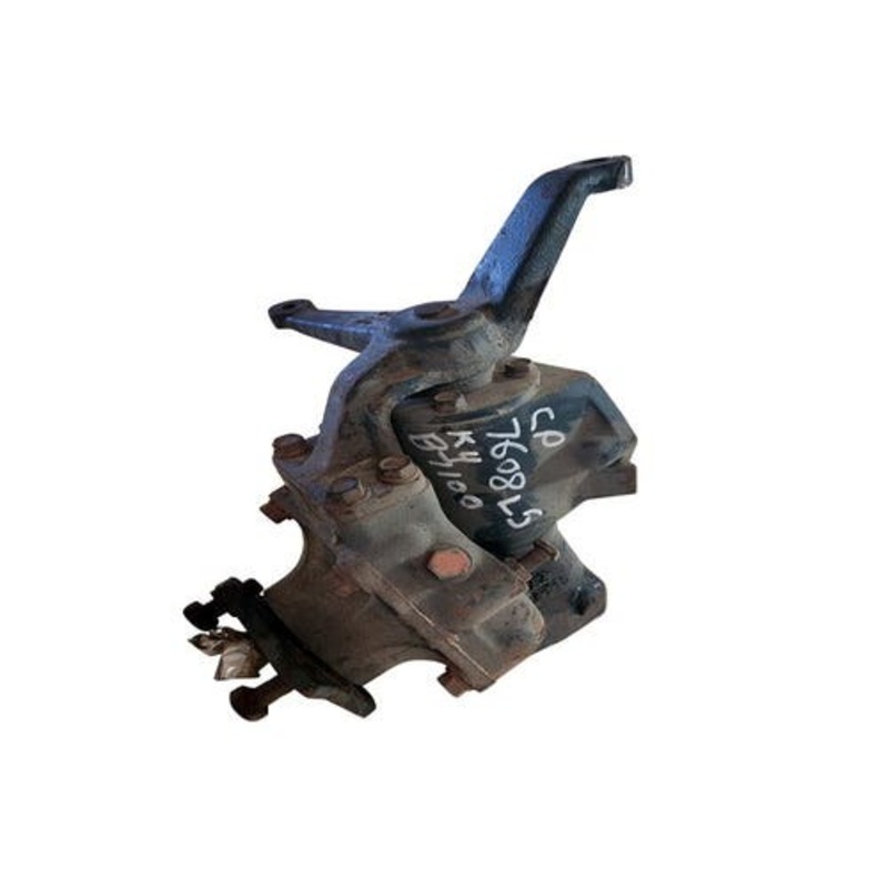 Used Outboard Assembly - Left Hand fits Kubota B7100 67121-56310 67121-56640 67121-56720 67221-56750 67121-56810 66204-56370 66204-56830