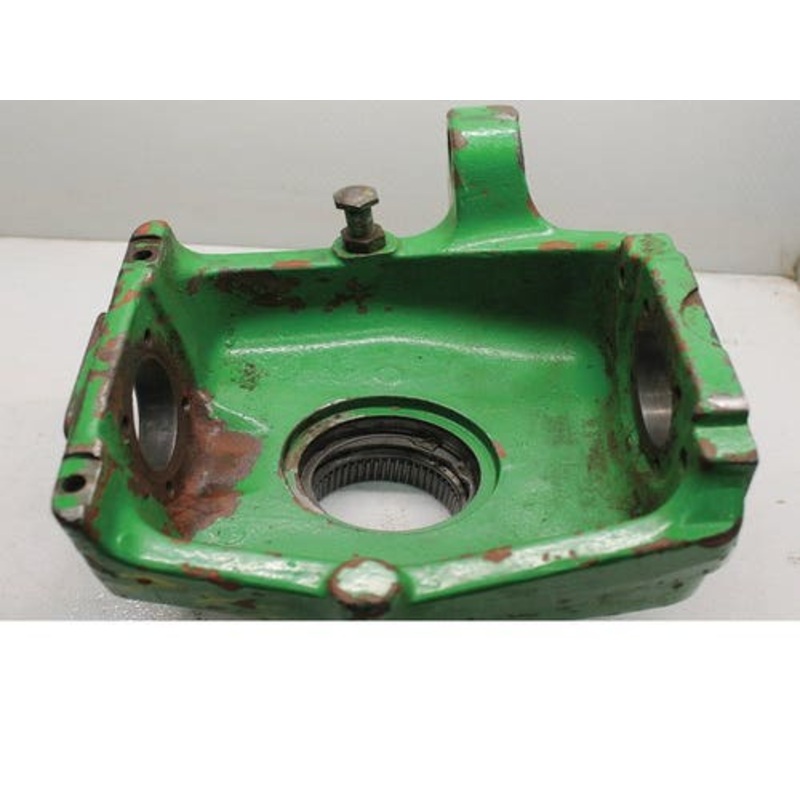 Used MFWD Knuckle Housing - Left Hand fits John Deere 7210 7410 6140J 6155J 6605 6615 6715 7405 7420 7425 7500 7520 7525 7220 7320 L110473