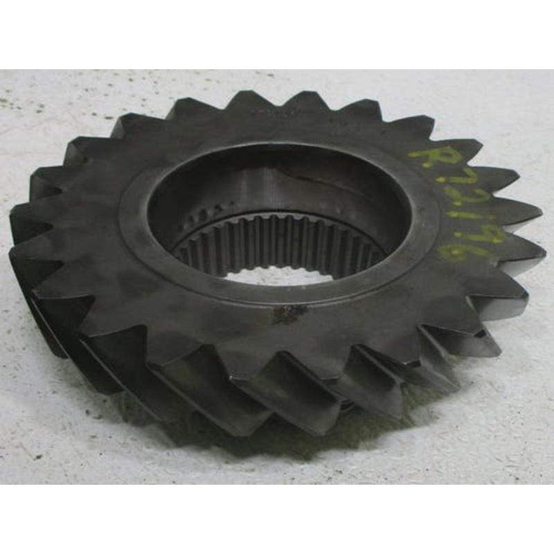 Used MFWD Rear Driver Gear fits John Deere 4555 4560 4650 4755 4760 4850 4955 4960 R72196