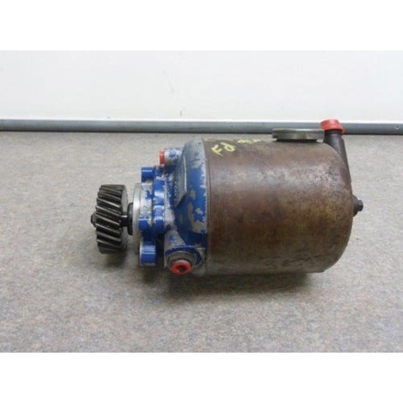 Used Power Steering Pump fits Ford 8000 8400 8600 9000 9600 D6NN3K514B