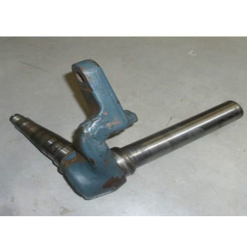 Used RH Spindle fits Kubota L3750 L4150 32520-11110