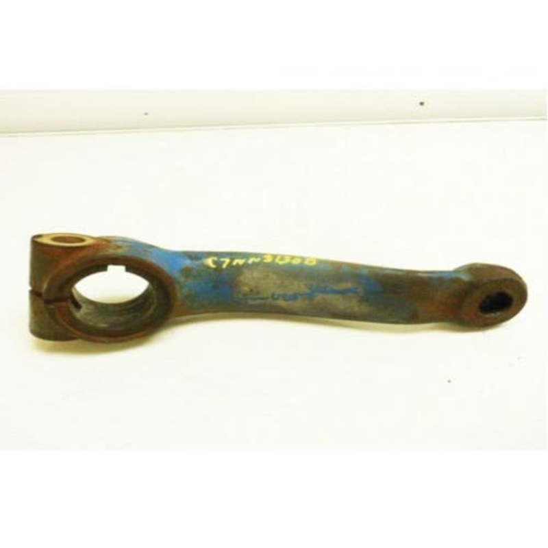 Used Spindle Arm - RH fits Ford 8000 8200 8400 8600 9000 9200 9600 C7NN3130B