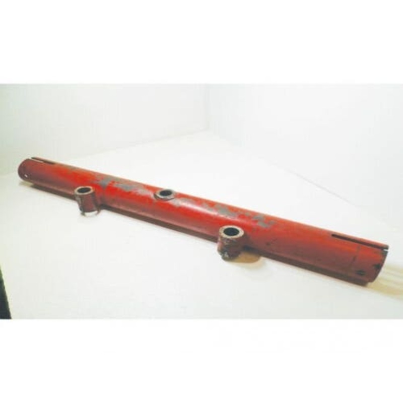 Used Axle Center Tube Assembly fits International Hydro 70 Hydro 86 544 656 666 686 706 756 806 826 856 1026 1206 1256 358976R31
