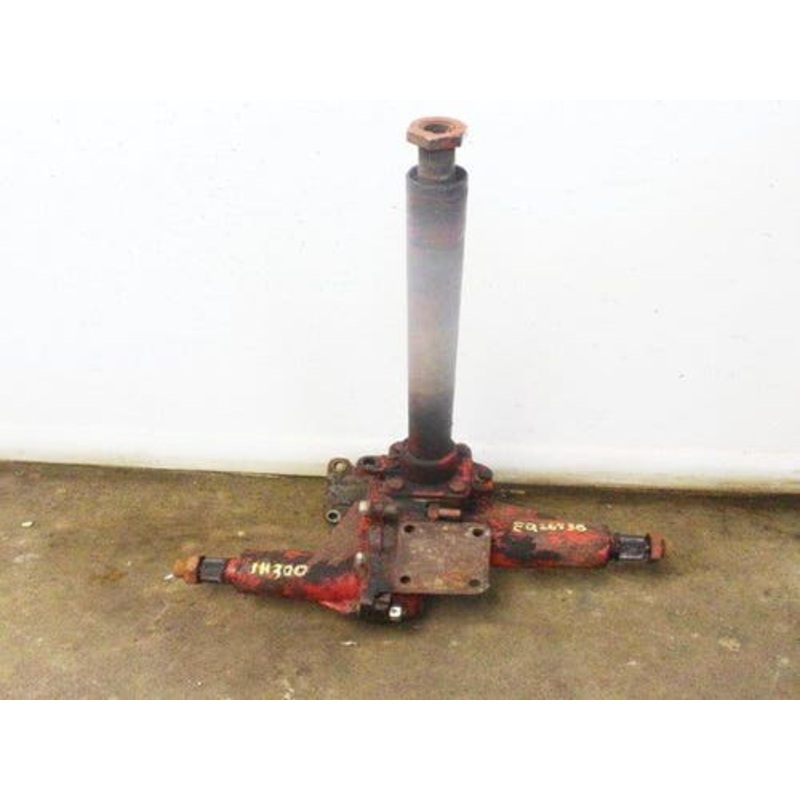 Used Manual Steering Box Assembly fits International 300U 330 340 350U 460 340 363115R99 370547R91