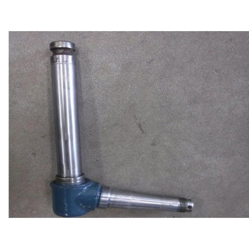 Used Spindle - Right Hand & Left Hand fits Kubota L175 L185 L225 L1500 L1501 L2000 L2201 34510-11115 34150-11114 34150-1111-3 34150-11113 34150-11110