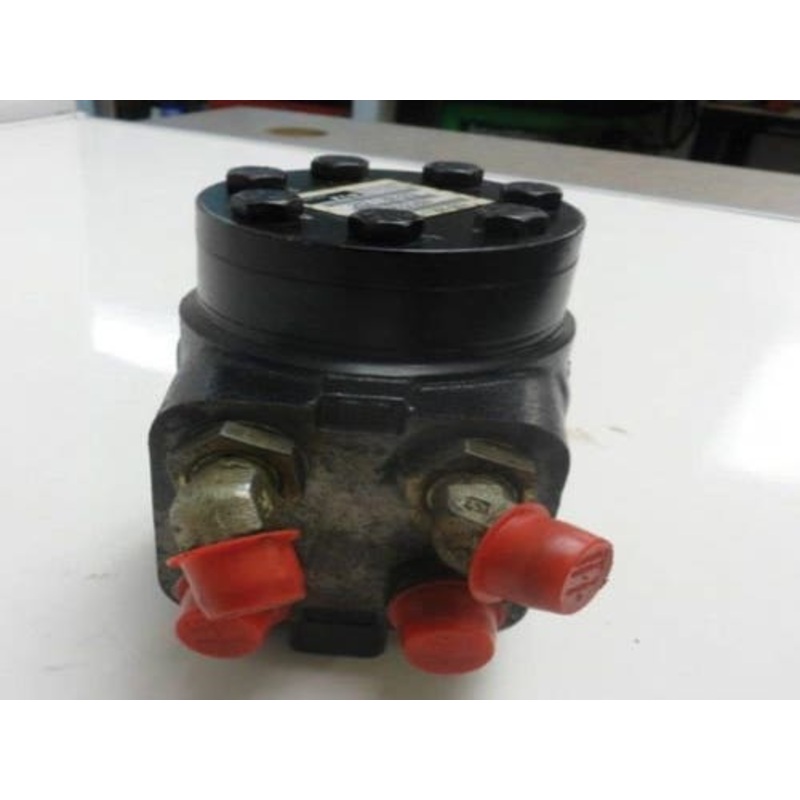 Used Steering Hand Pump fits John Deere 2350 2355 2550 2555 2755 2855N 3055 3255 3140 2955 AL69803 262-1003-074 262-1168-002 262-1002-074