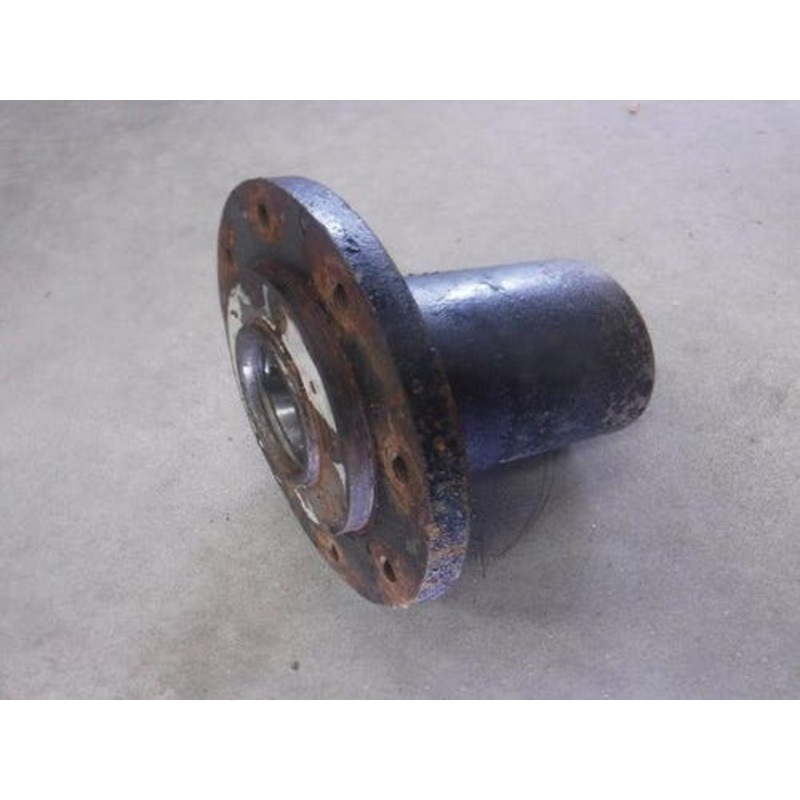 Used Wheel Hub fits White 2-135 2-150 2-155 2-180 120 125 140 145 160 170 185 195 6124 6125 6145 30-3156729 fits Allis Chalmers 9130 9150 72160484