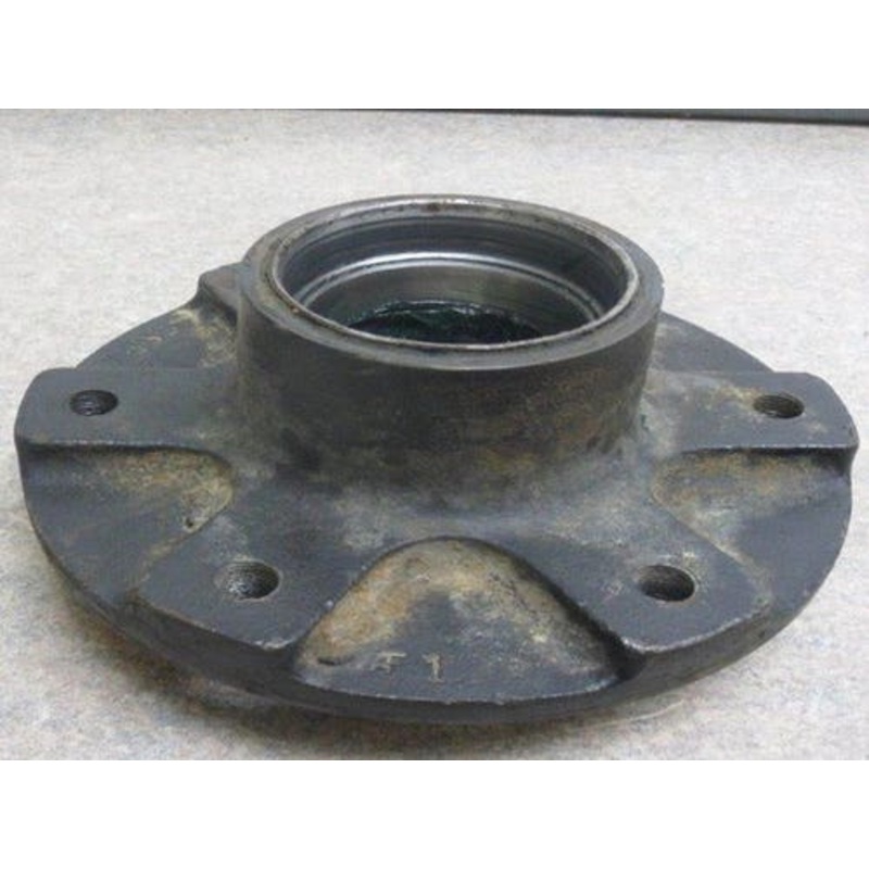 Used Front Wheel Hub 6 Bolt fits Allis Chalmers 6060 6070 70263039