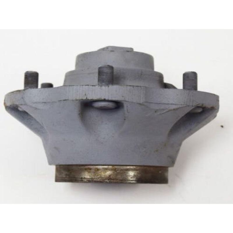 Used Front Wheel Hub fits Massey Ferguson 275 283 290 383 690 165 253 255 275 283 290 360 362 375 383 399 670 690 194621M1 102494 898346M93
